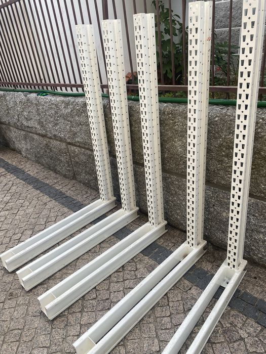 Estantes Metálicas Industriais 1,60 x 1,10 m – Muito Resistentes