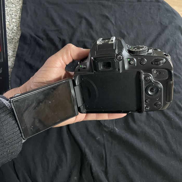 Nikon d5100 usada lente nikon 18-55 e lente yongnuo 50mm