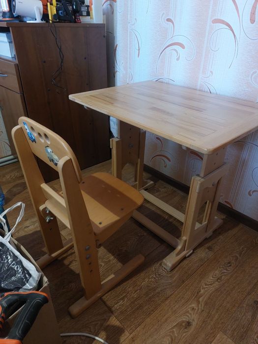 Дитячий велосипед. Дитячий столик. Мольберт.