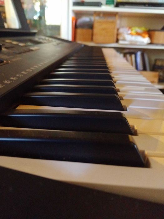 Teclado Yamaha PSR E363