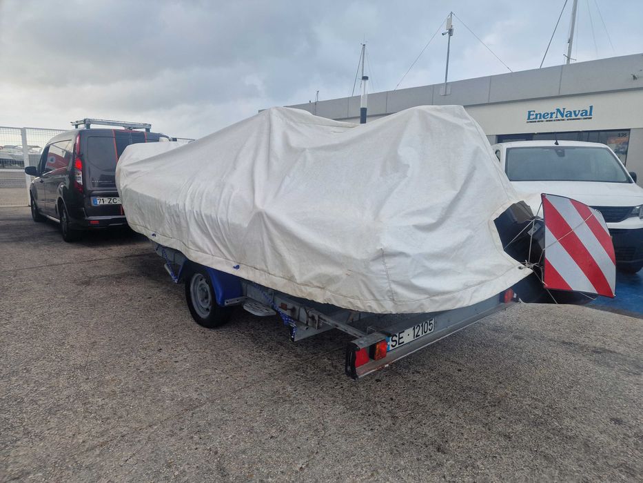 Serviço de reboque automóveis motas barcos Caravanas