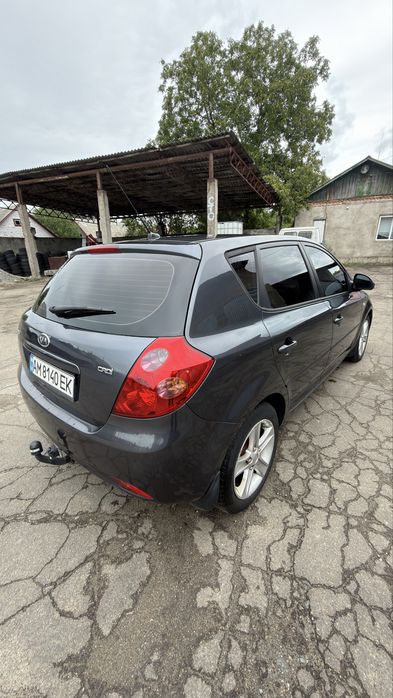 KIA ceed ( 1.6 дизель)