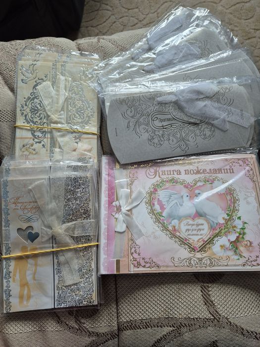 Продам приглашения на свадьбу открытой,книги пожеланий
