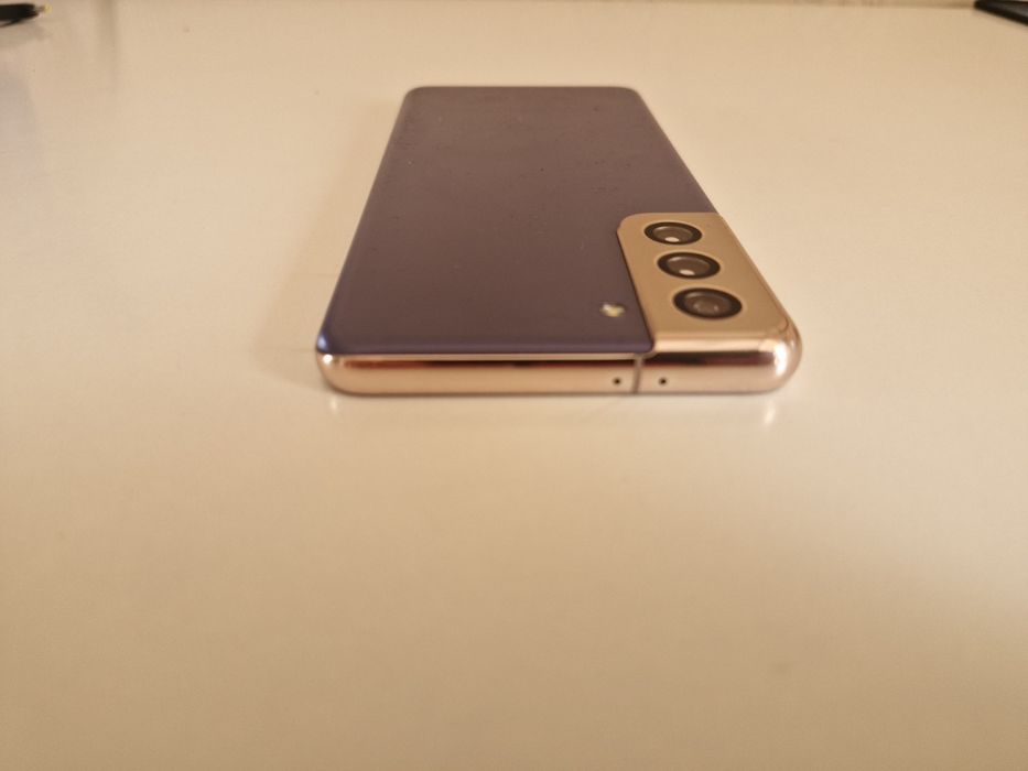 Телефон Samsung S21 128/8