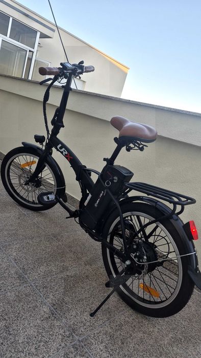 Vendo bicicleta elétrica dobravel com tudo funcionando, acompanha carregador para carregar a bateria, pouco usada