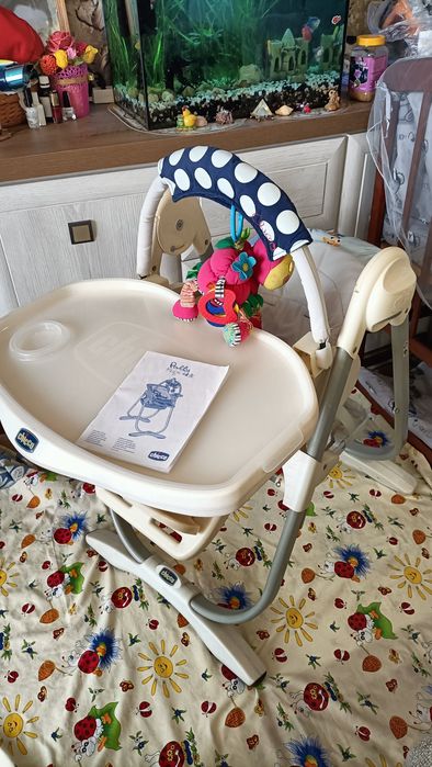 Продам стул для кормления Chicco Polly 3 в 1, с дугой для игрушек.