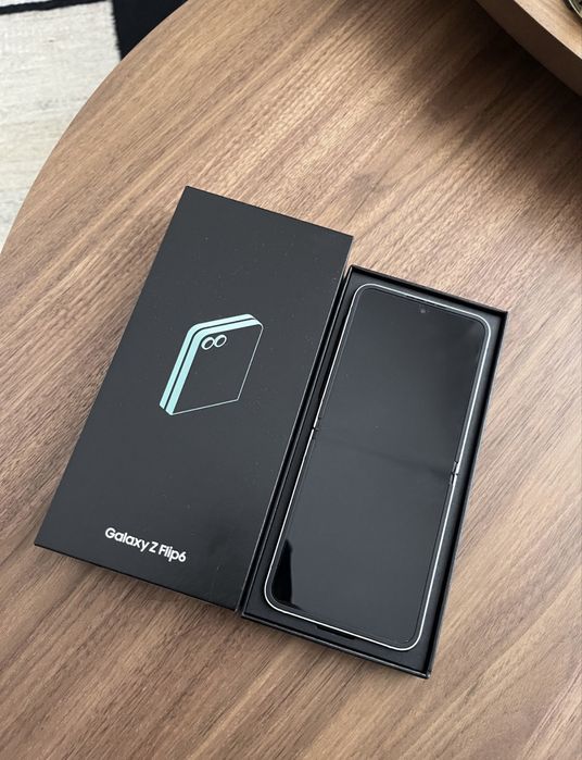 Samsung Galaxy Z Flip 6