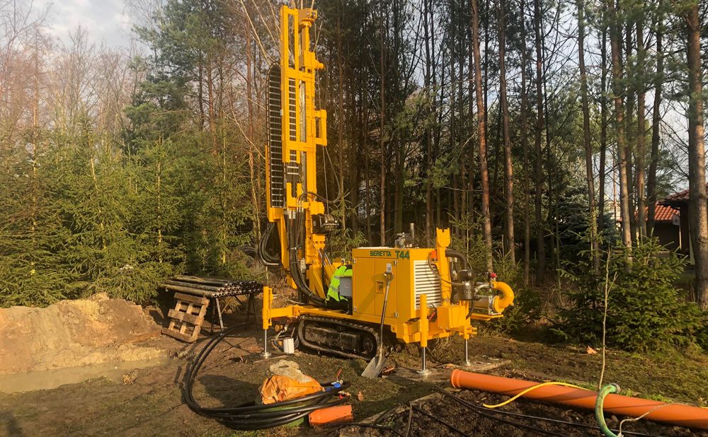 Wiercenie studni/ Studnie wiercone/ Studnie Głębinowe/ Pompy ciepła