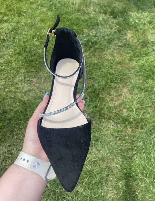 Czarne wiązane baleriny 38