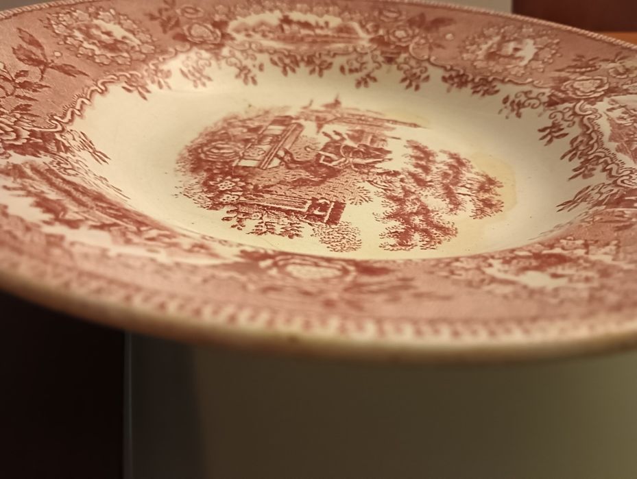 Porcelana Antiga Rara Prato fundo  4 KI Estátua GILMAN & Cta  SACAVÉM*