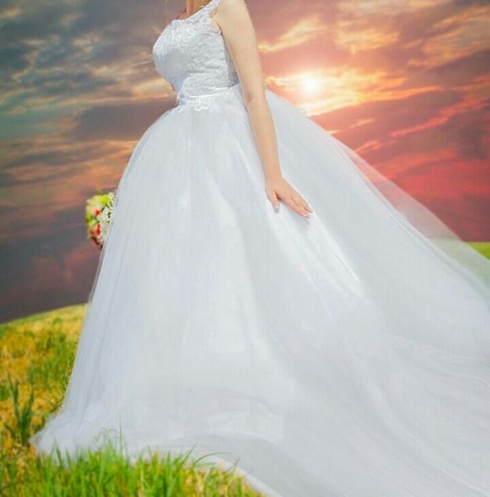 Брендова весільна сукня на розпис