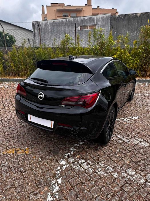 Opel Astra GTC 1.6 CDTI 110cv OPC Line | 12/2017 | Nacional