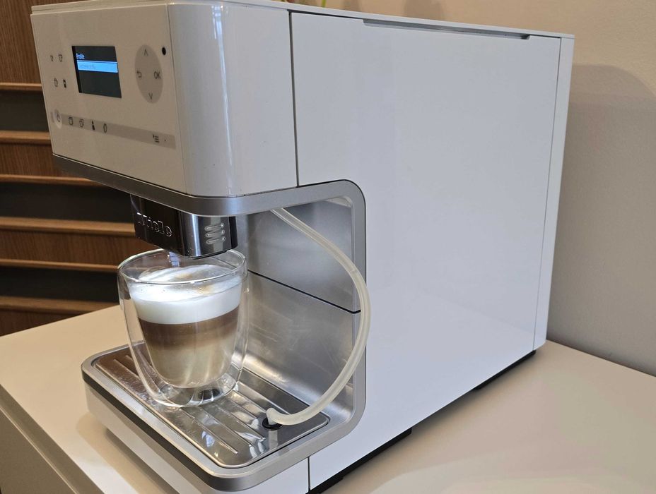 Ekspres Miele CM 6350 biały, LED, menu PL, One Touch, Aromatic, 15bar