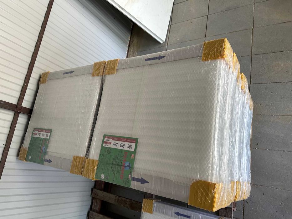 Grzejnik CO DIAMOND 600x600 dolne podłączenie nowe 330,00 zł komplet.