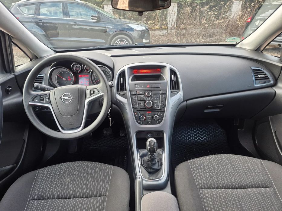 Opel Astra 100%Bezwypadkowy_Serwis_Zadbany