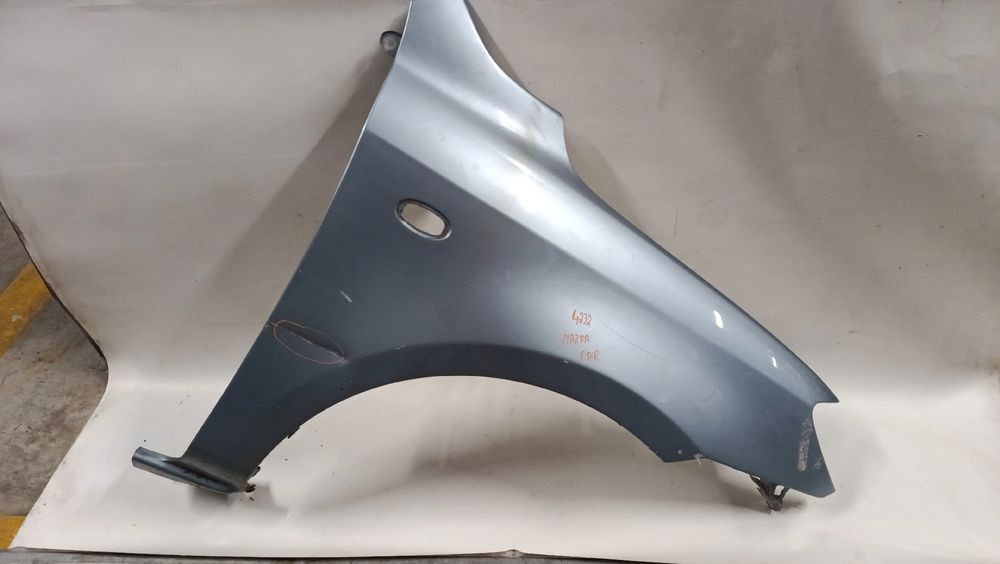 Guarda-lamas direito MAZDA 2 (DY)