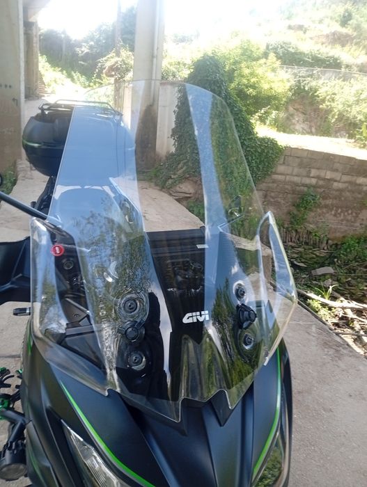 Kawasaki versys 1000 com 20 mil km excelente estado