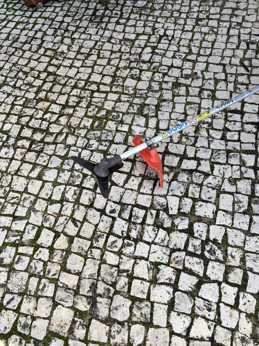 Roçadeira Kubota D430 - bom estado