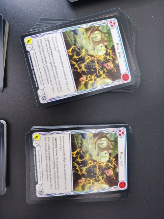 Cartas Flesh and Blood – Como Novas