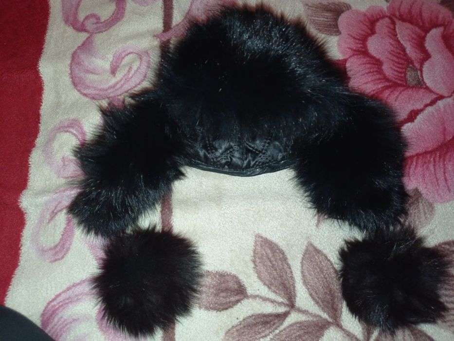 Зимняя женская шапка