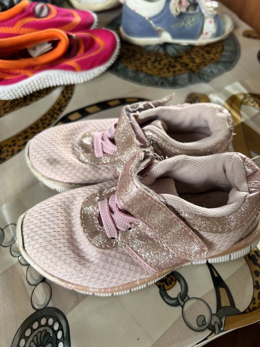 Подарую розмір 24-25