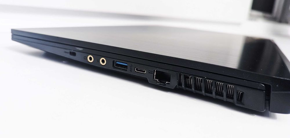 Laptop gamingowy MSI - Intel i7, GTX 1660 Ti, 16GB RAM, 1TB SSD, 144Hz