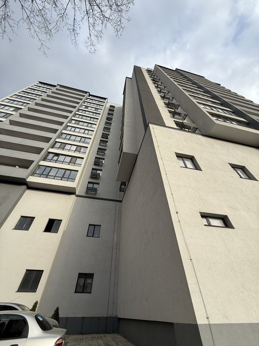 97 метрів в Новобудові, центр міста, без комісії для покупця