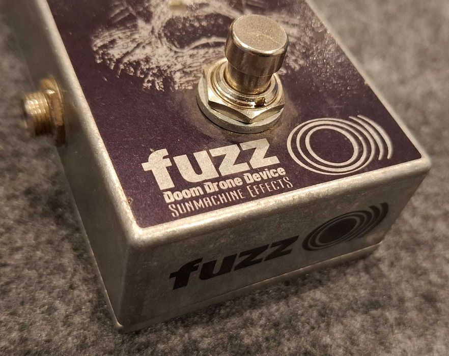 Sunmachine Effects Fuzz O))) Doom Drone Device Pedal Fuzz Distorção