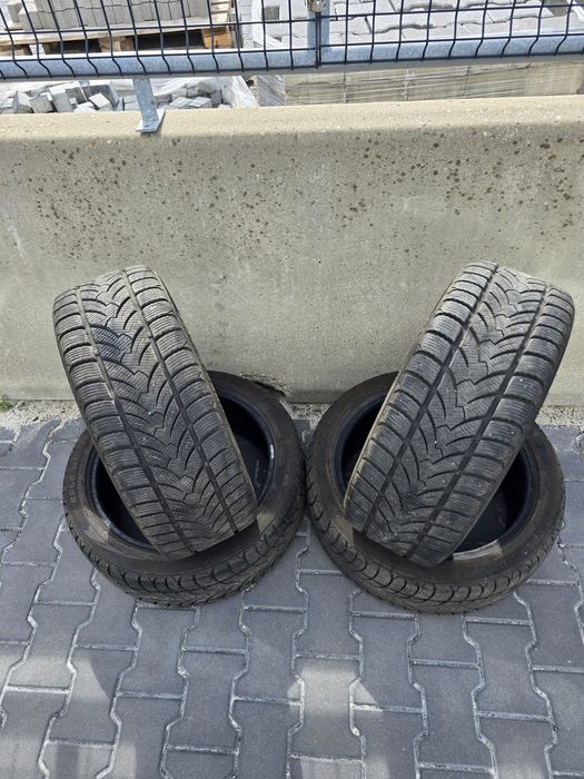 Platin 225/45 R18 XL.