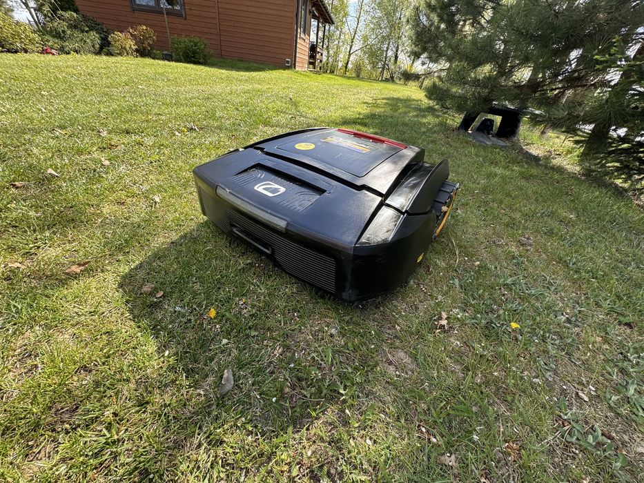 Kosiarka robot  Cub Cadet XR3 5000 na dużą działkę.