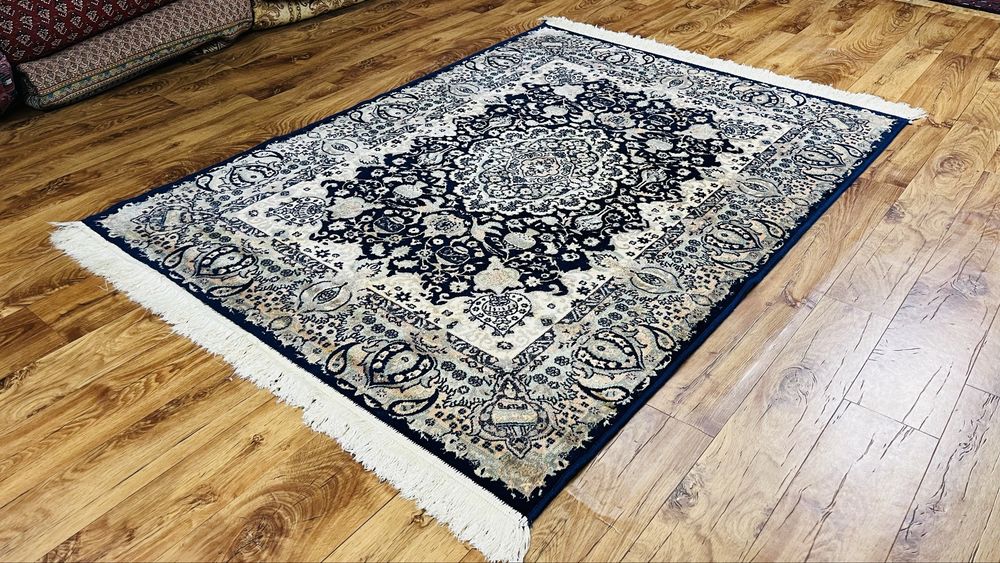 Piękny jedwabny dywan w stylu perskim 125 × 185 cm ponadczasowa elegencja