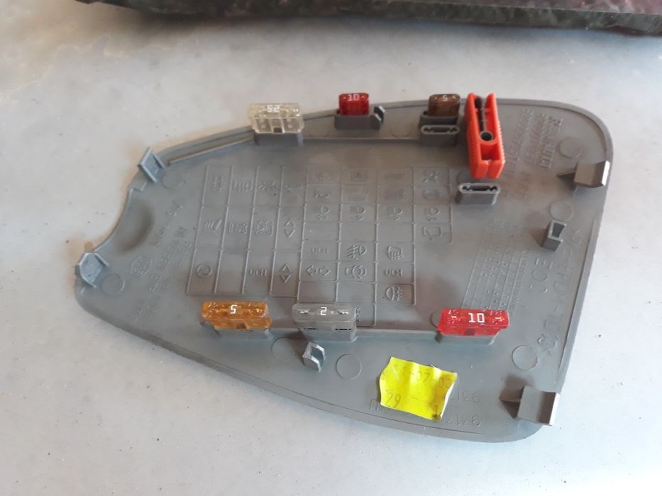 Tampa fusiveis renault clio 2
