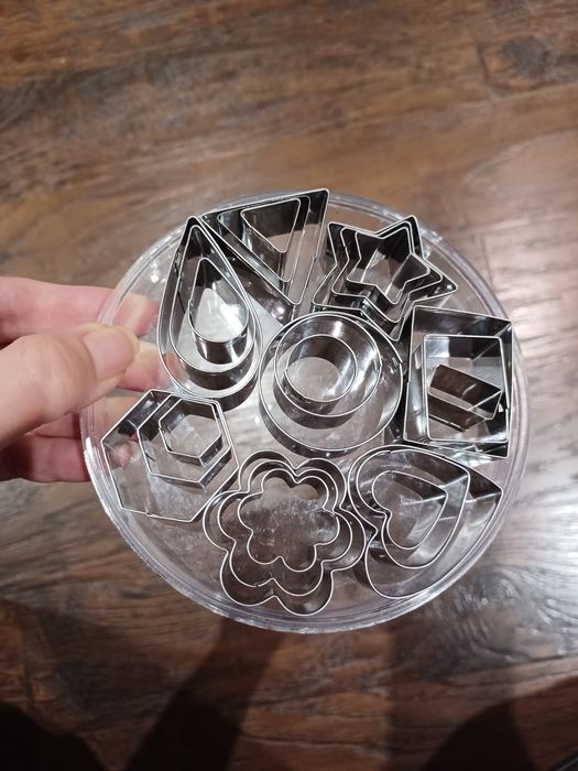 Zestaw foremek do pieczenia ciasteczek 24 szt. foremki do pieczenia ci