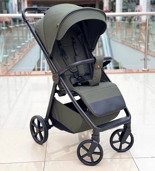 Прогулянкова коляска CARRELLO Bravo Carbon 2025