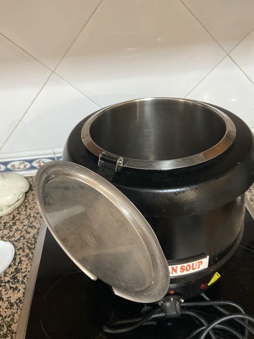 Panela mantem quente a sopa