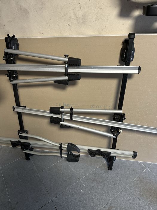 Barras tejadilho com barras de transpote de bicicletas