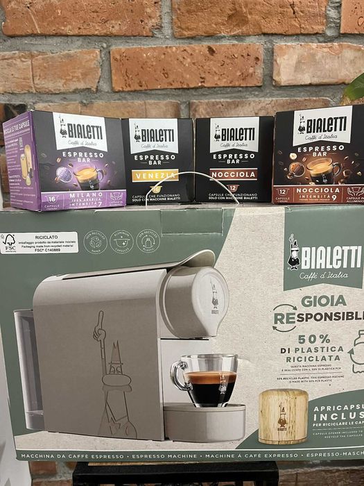 Expres do kawy na kapsułki  firmy BIALETTI + 4 paczki kapsułek do kawy