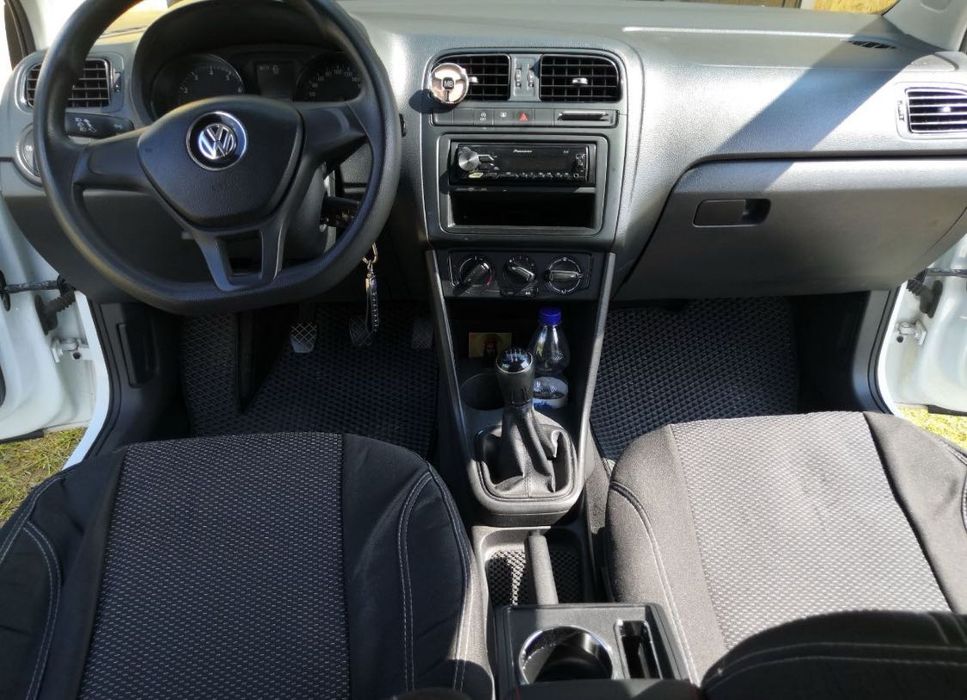 VOLKSWAGEN POLO 2017 VIN WVWZZZ6RZHY295259 фото оголошення 12 з 24