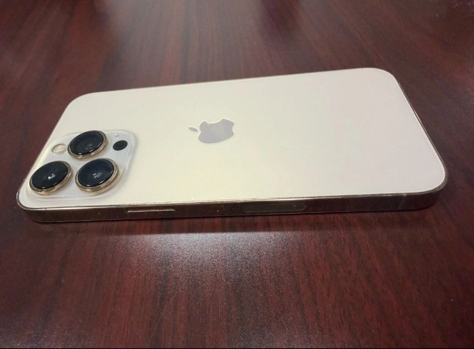 Продам IPhone 13 pro на 128 gb.