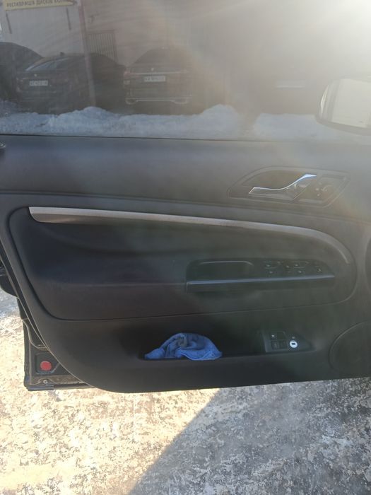 Шкода супер б  в гарному стані