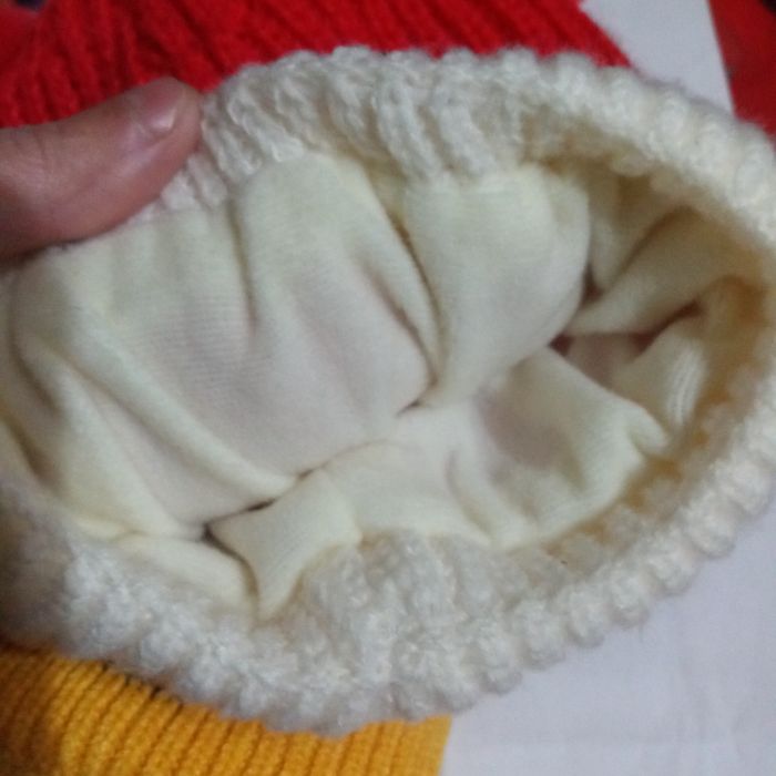 Gorros de criança novos