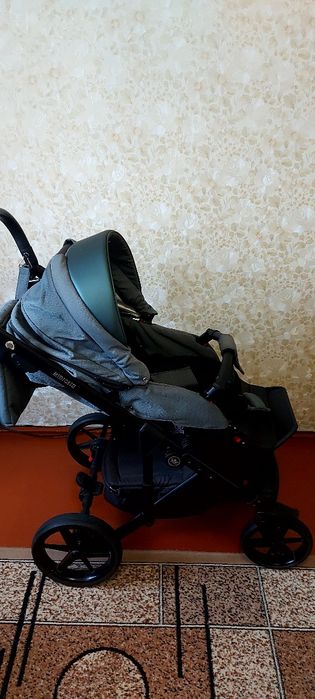 Продам коляску Адамекс 2 в 1