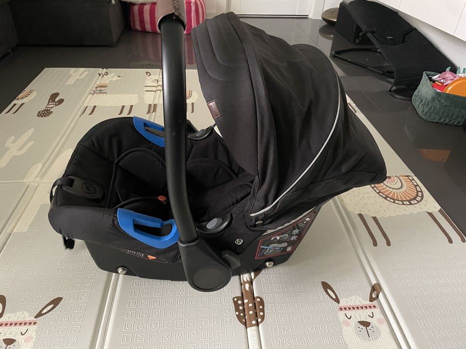 Авторкісло / автолюлька Carrelo epica