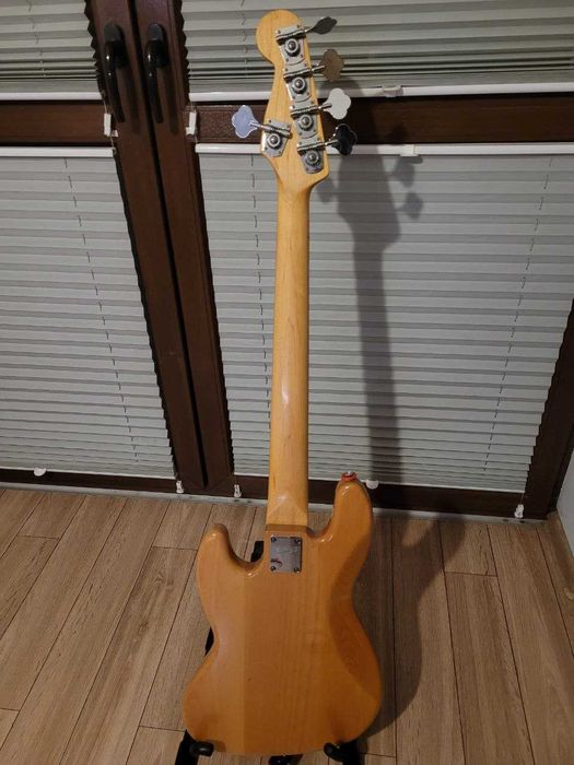 Gitara basowa pięciostrunowa Squier Jazz Bass V