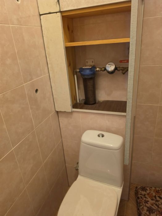 Продам 1 к кв Змиев. Центр. ЖД вокзал .