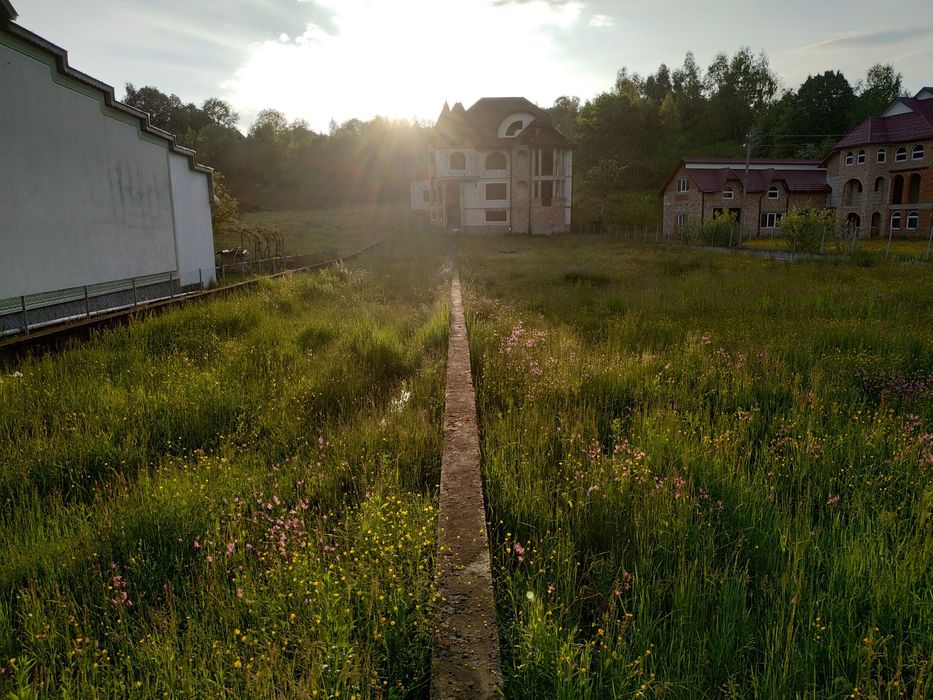 Продается дом с большим участком!