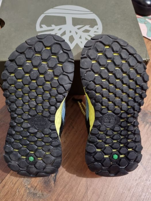 Ténis Timberland tamanho EU 23 com Caixa original