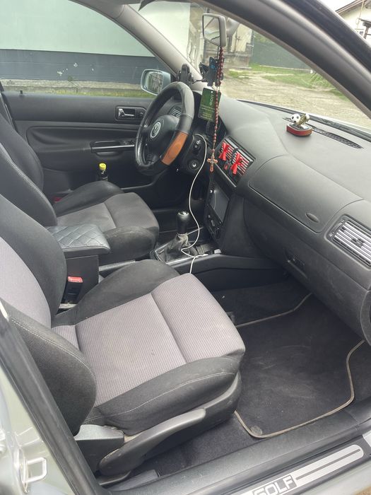 Продаю Volkswagen Golf 4.