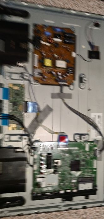 LG 32 LF 5800. Смарт тв! Можливо по запчастинах