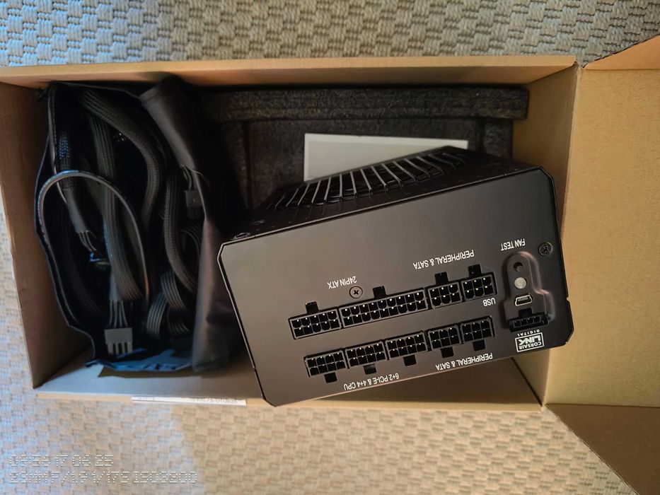 Fonte Alimentação Corsair RM 750i + Cablemod